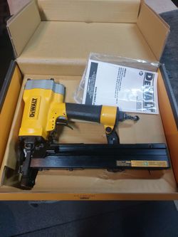 DeWalt 16GA Crown Lathing Stapler