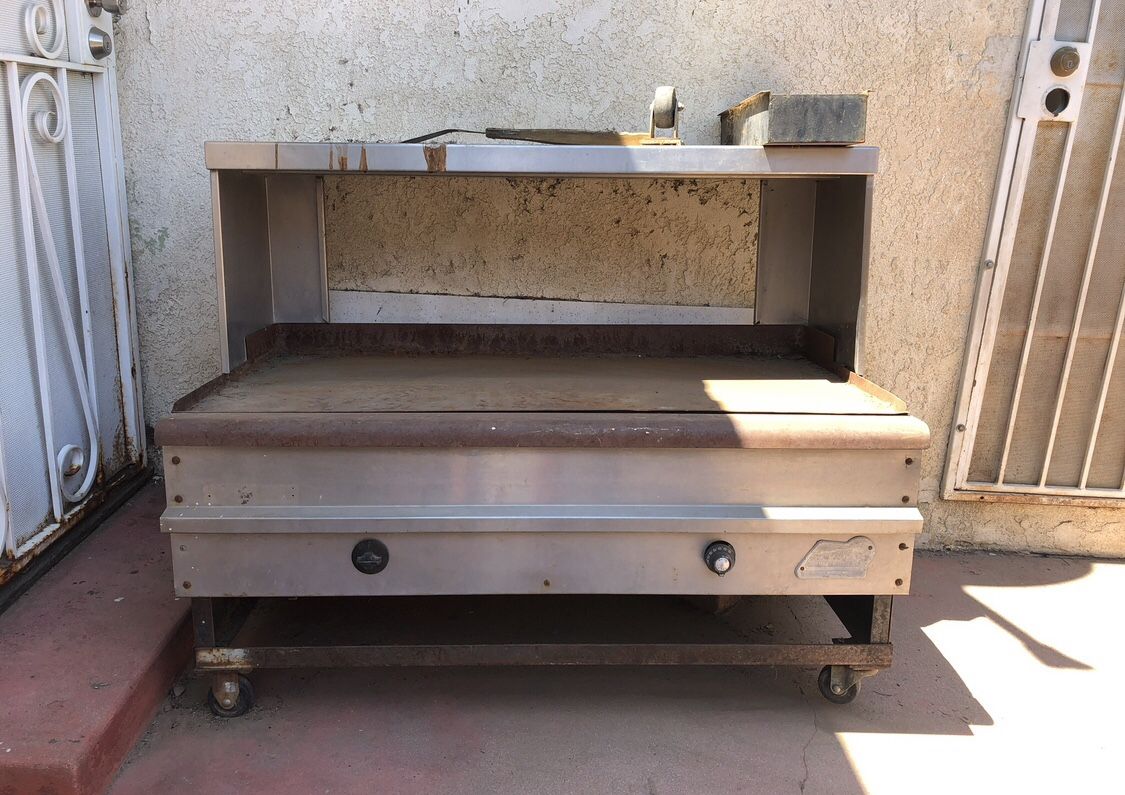 WOLF Brand Commercial grill griddle! OBO