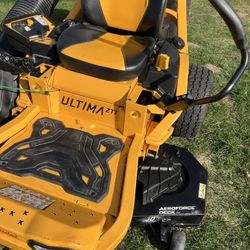 Cubcadet Ultima ZT1 50” Commercial Deck Kawasaki Engine And Bagger 