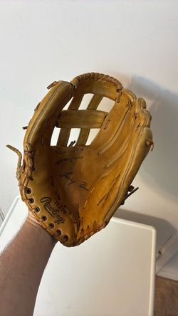 Vintage Rawlings Baseball Glove