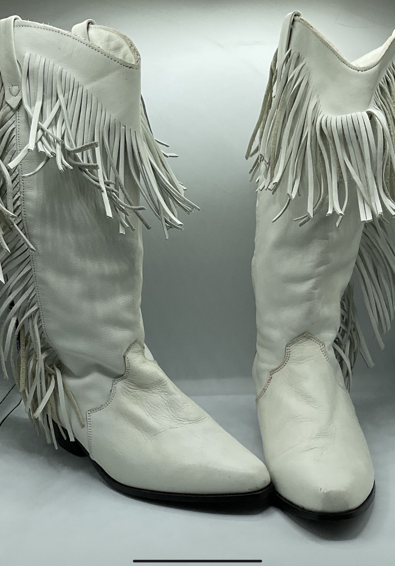 Vintage 1980s Dingo white leather fringe cowboy boots Size 6.5 