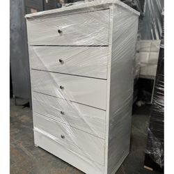 5 drawers dresser/ Five drawers dresser