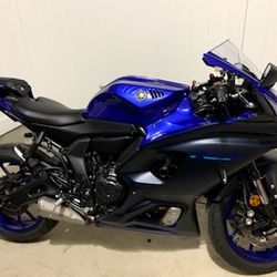 Yamaha  R7 
