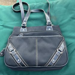 Black Shoulder Bag - $10