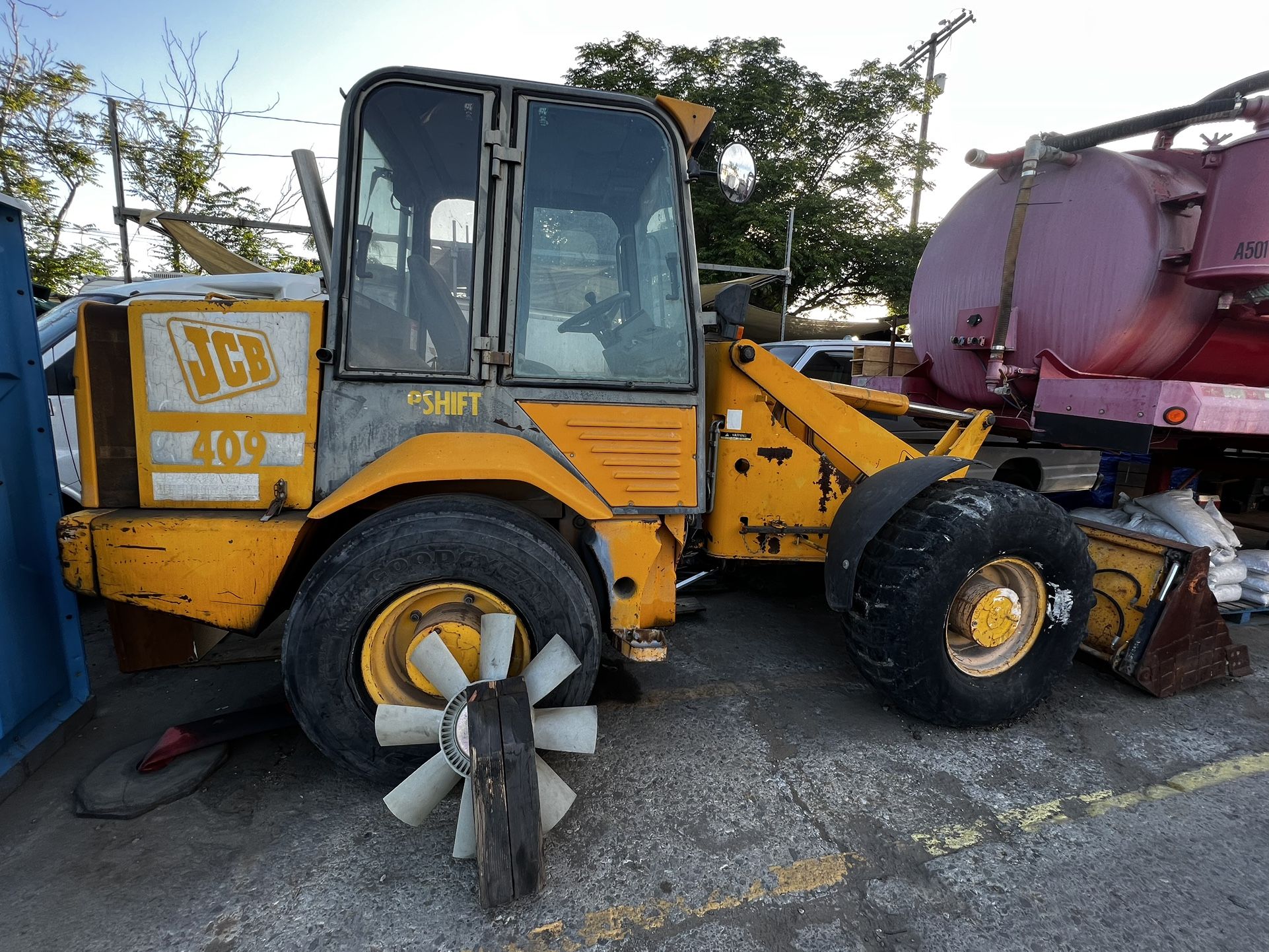 JCB 409 Tractor