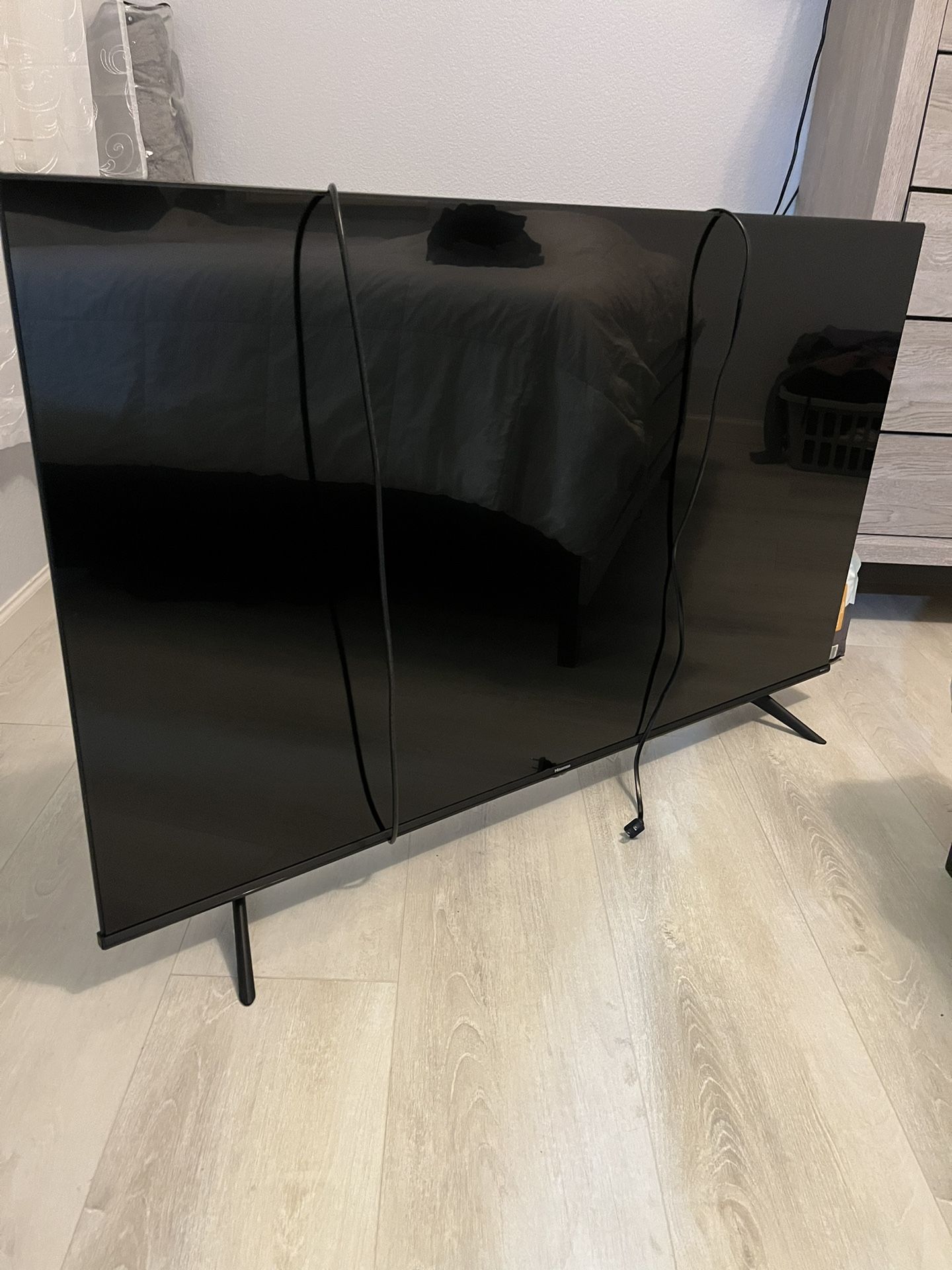 55 Inch Smart Hisense TV 