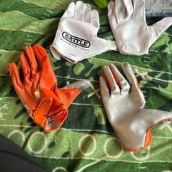 2 Pair Of Gloves For Wr