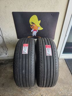 265/65/18 Michelin Tires (2)