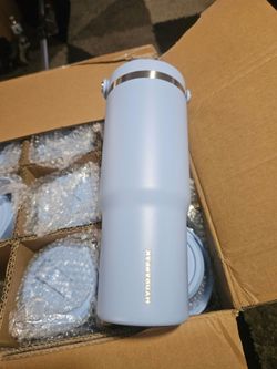 Hydrapeak tumbler with lid