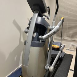 Precor Elliptical machine AMT100i