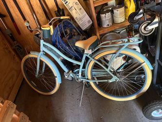 Huffy Nel Lusso Women's Cruiser Bike