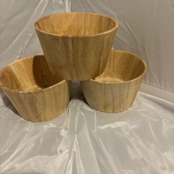 This item is a bamboo salad serving bowl