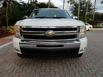 Mint 2011 chevy silverado FINANCING AVAILABLE!