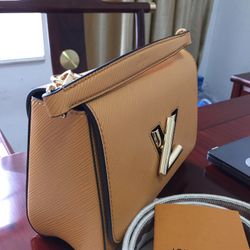 Louis Vuitton 100% Leather *Mirror bag* Oops… I Made You dupe for Sale in  Marvin, NC - OfferUp