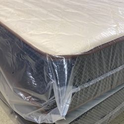 ⚜️NEW QUEEN SIZE MATTRESS W.BOXSPRING INCLUDED ⚜️