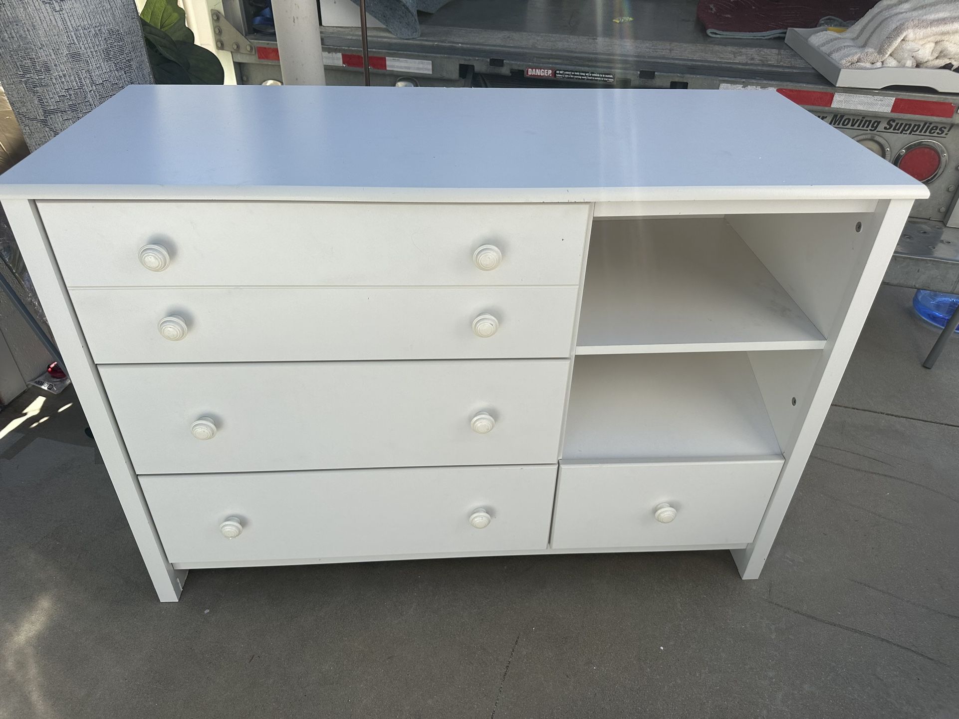 South Shore White Baby Changing Table ~ CAN DELIVER!!