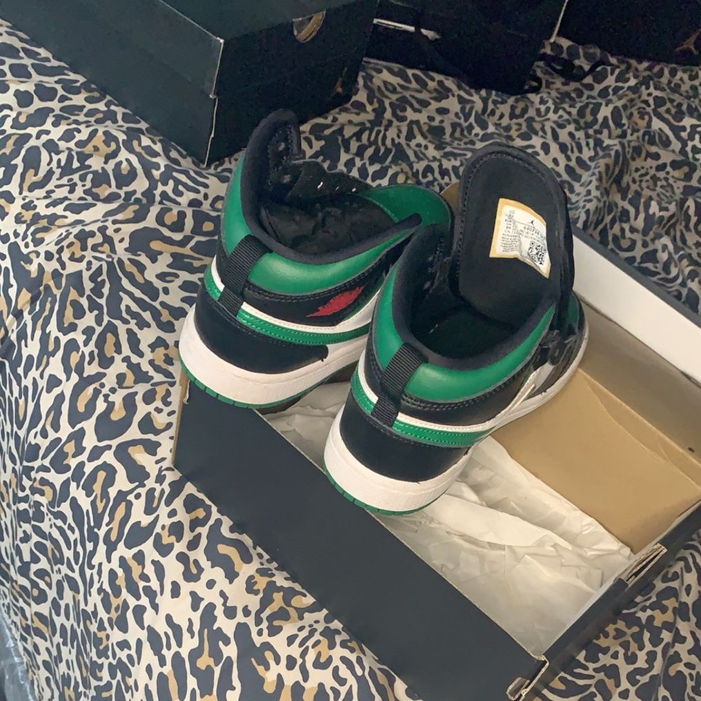 Kids Pine Green Jordan 1s
