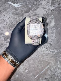 MEN’S luxury watch