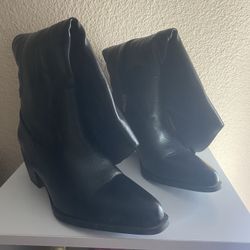 Black Boots 