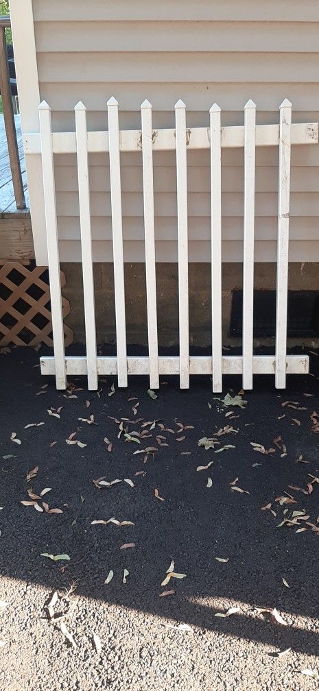 White Picket Fence Piece
