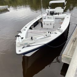 17’ Maverick Master Angler 