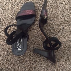 Heel Black And Red Animal Print 