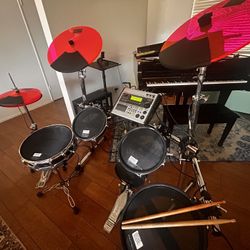 Pintech PDK1000 Electronic Drum Kit with Roland TD 20 drums module. (READ DESCRIPTION)