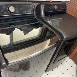 LG Large Capacity Washer And Dryer 