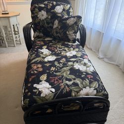 Rattan Wicker Chaise Lounge a Classic