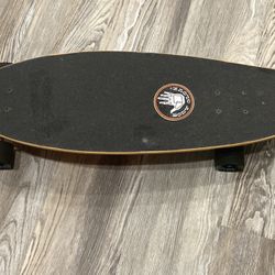 BODY GLOVE SKATEBOARD 28 INCH LIKE NEW
