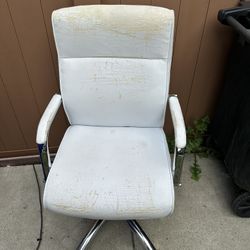 Free Chair 