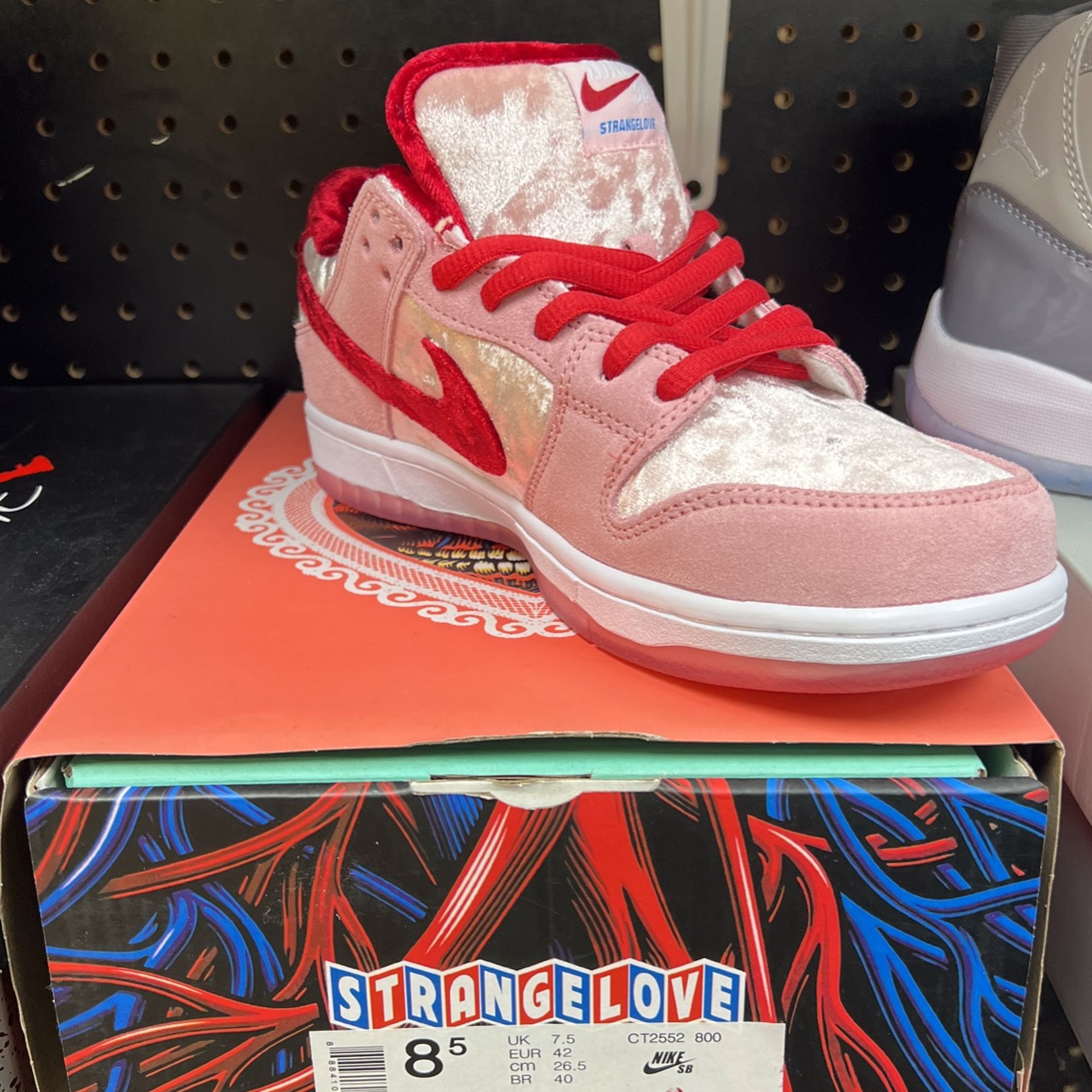 Nike SB Dunk Low Pro