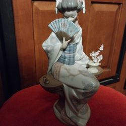 1985 Lladro "Nippon Lady"