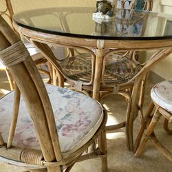 Round Table with Glass Top & 4 Chairs 