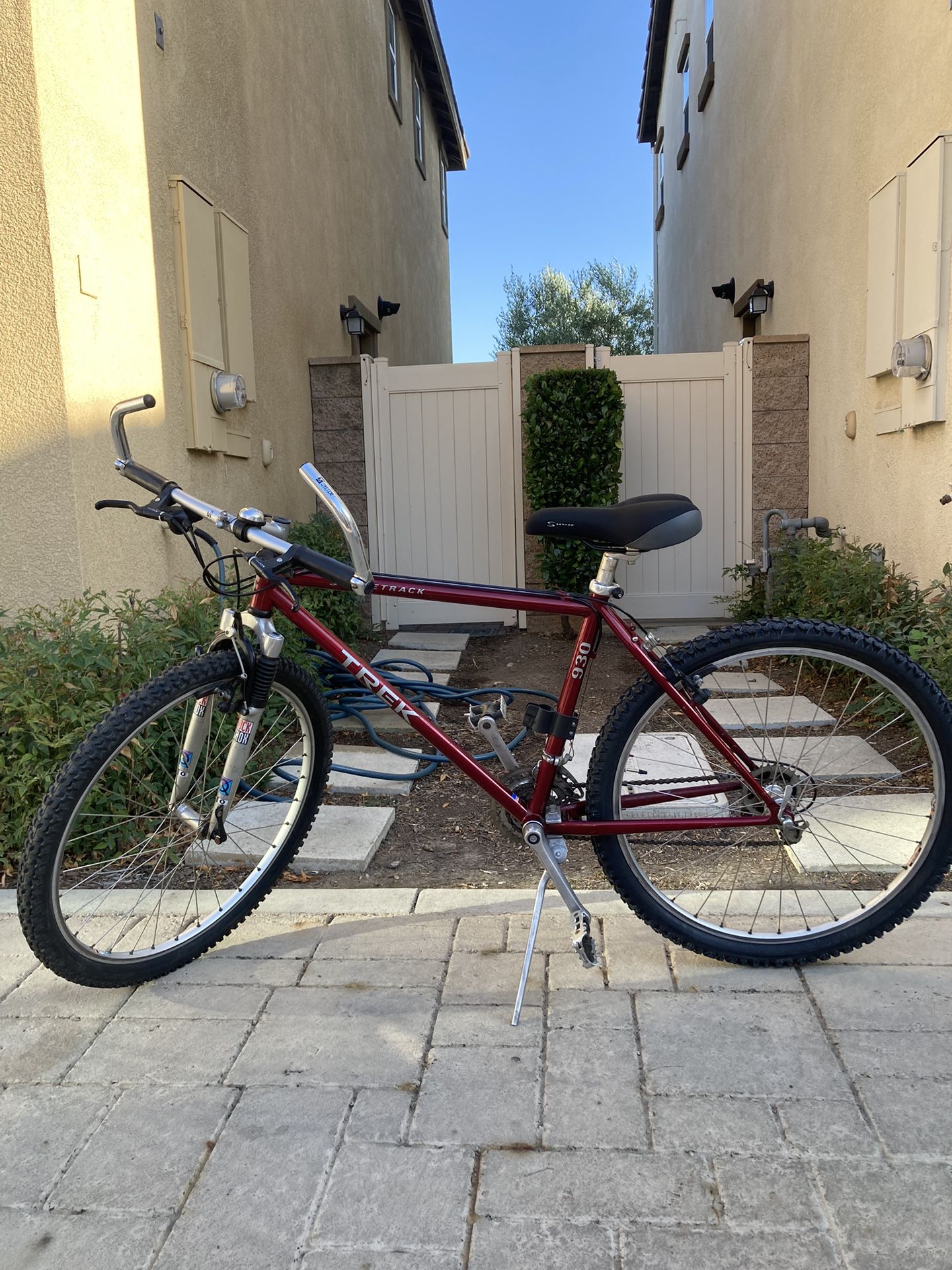 Vintage 1990s TREK 930 Singletrack Mountain Bike