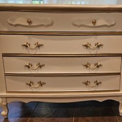 Vintage French Provincial Dresser