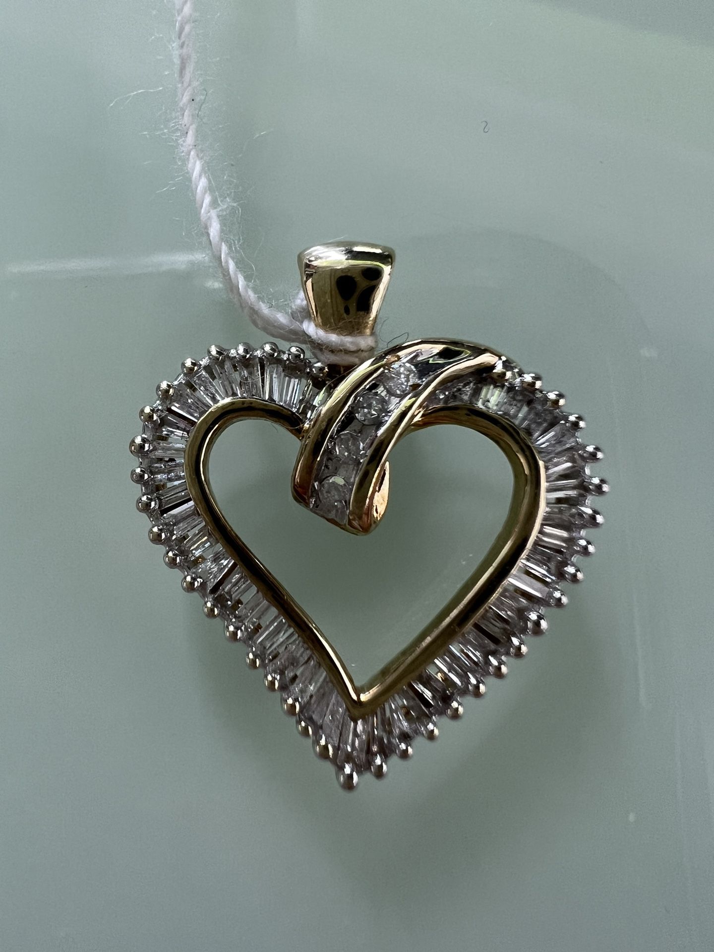 10k Diamond Heart Pendant 
