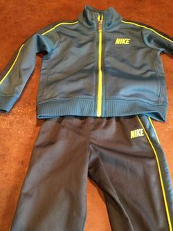 Nike sweatsuit