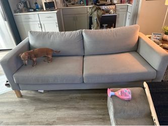 Free couch on Alki