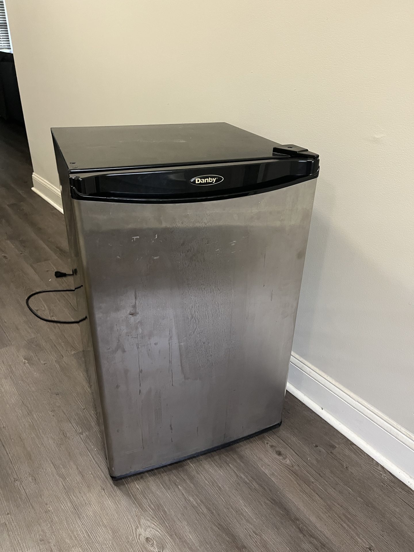 Mini fridge With A Freezer Section