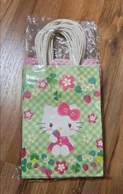 16 ct hello kitty paper bags