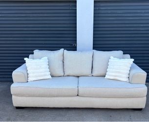 Off-White “Raymour & Flanigan” Marisa Chenille Sofa 98”