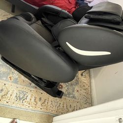 Massaging Chair 