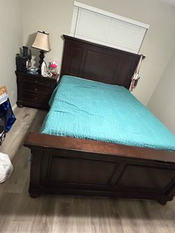 Queen  bedroom set