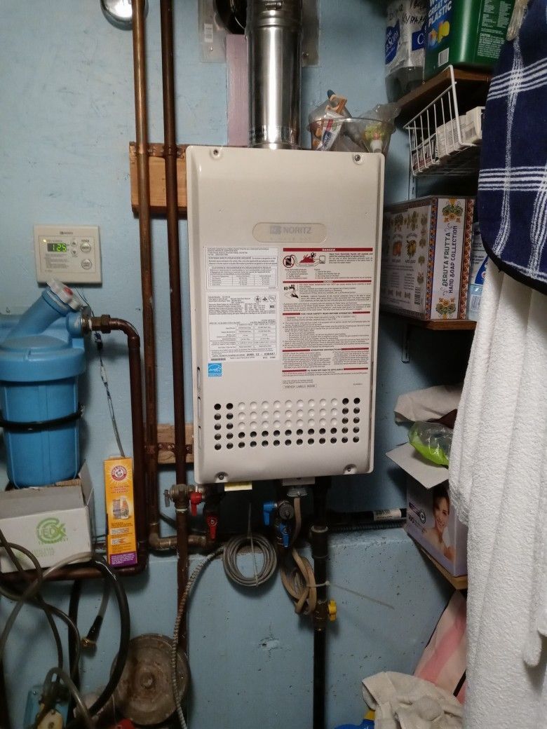 Water heater. TankLees