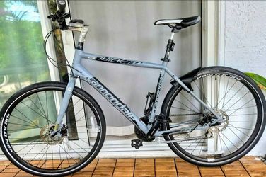 Cannondale Quick CX 3 Hybrid Bike