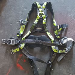 Miller Aircore Harness Bags With Dual Miller Lanyard And Yoyo