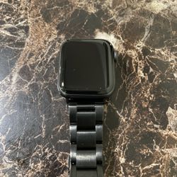 Apple Watch Series 4  LTE & Cellular 