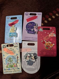 Disney pins
