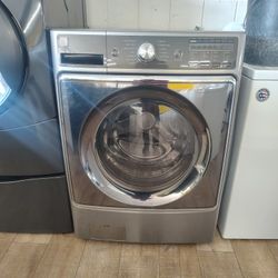 Kenmore Elite Frond Load Washer Super Mega  Capacity In Excellent Working Condition 